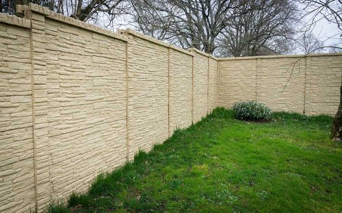 Clôture imitation pierre Brains - Paysagiste ADJ Espaces verts